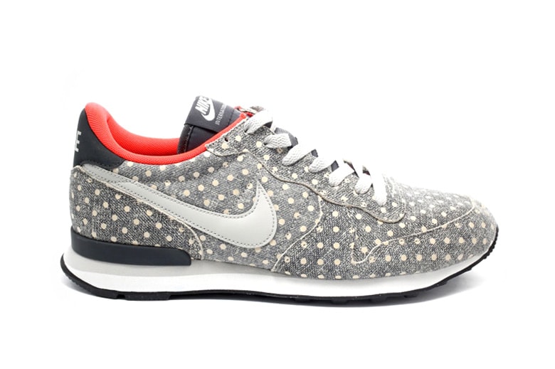 Nike Sportswear 2015 January "Polka Dot" Pack