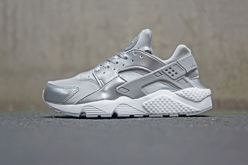 Nike WMNS "Silver" Pack