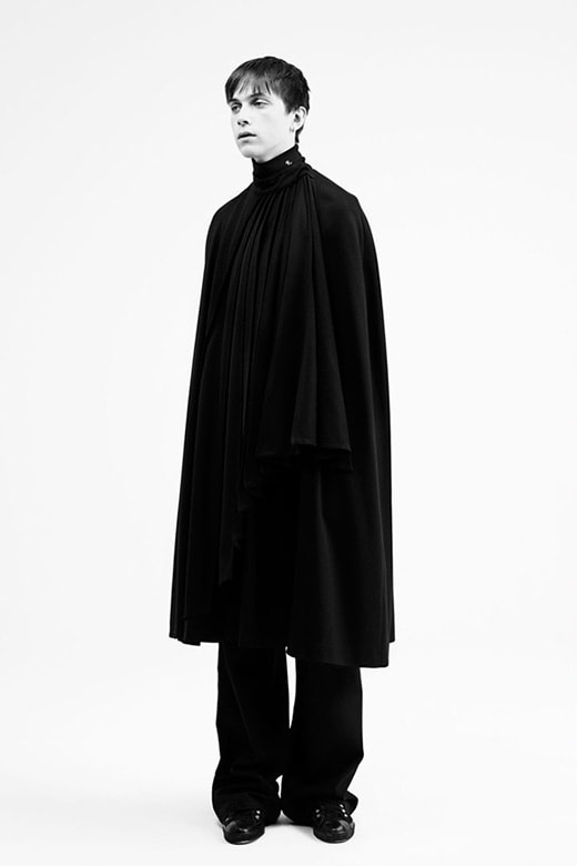 Raf Simons Paris Menswear Ready to Wear Autumn Winter Long raincoat Stock  Photo - Alamy