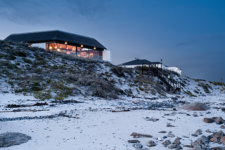 Silver Bay House by SAOTA