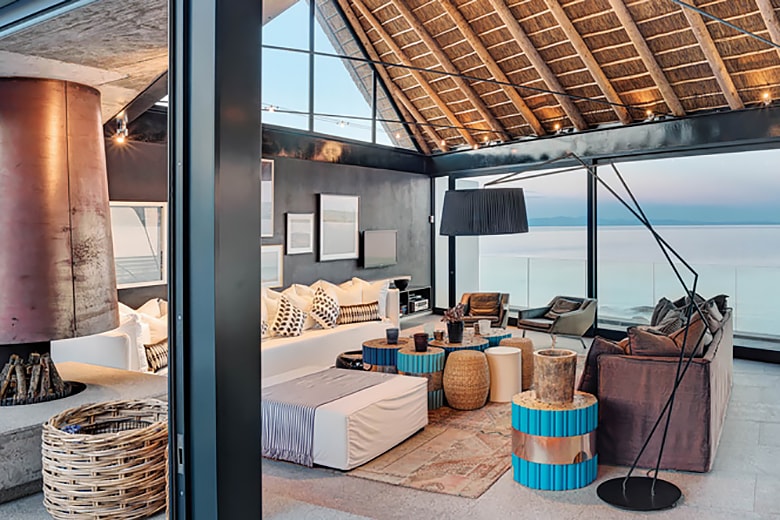 Silver Bay House by SAOTA
