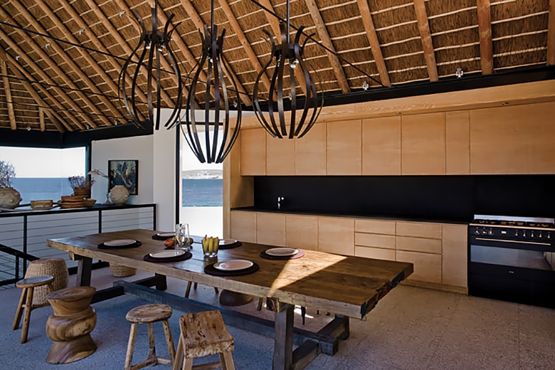 Silver Bay House by SAOTA