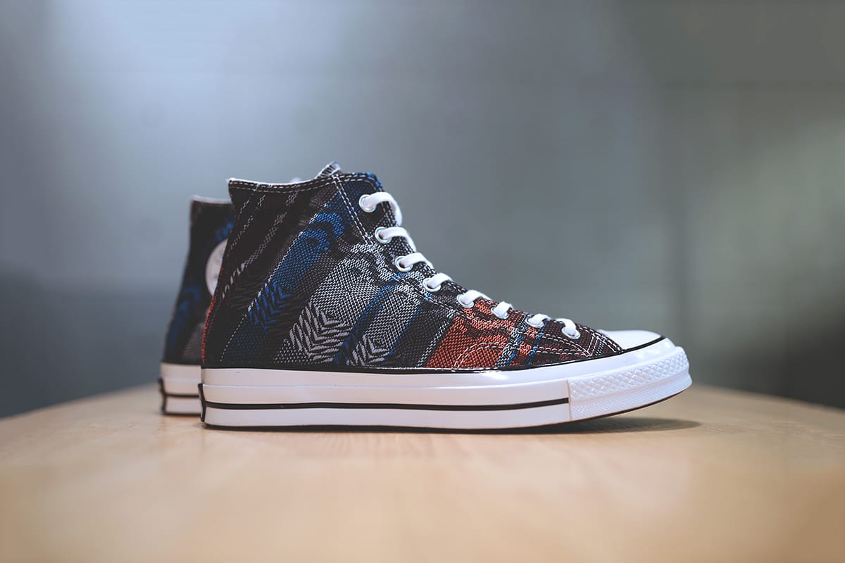 chuck taylor all star woven low top