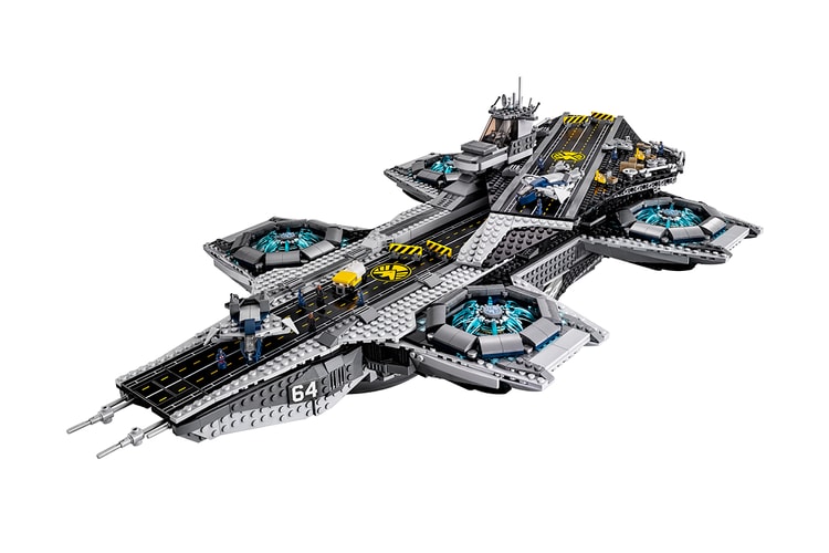 A First Look at LEGO's Avengers' S.H.I.E.L.D. Helicarrier Set