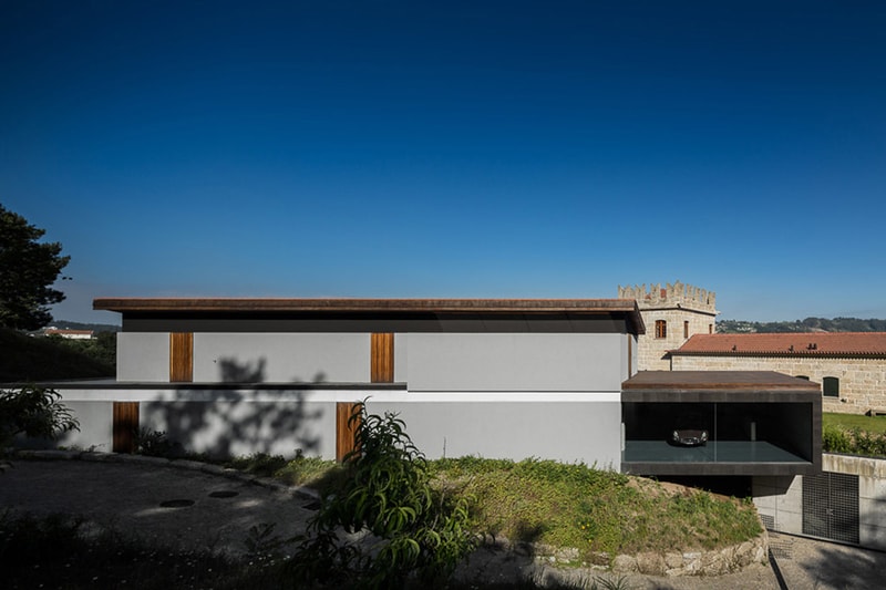House in Guimarães by Elisabete de Oliveira Saldanha 