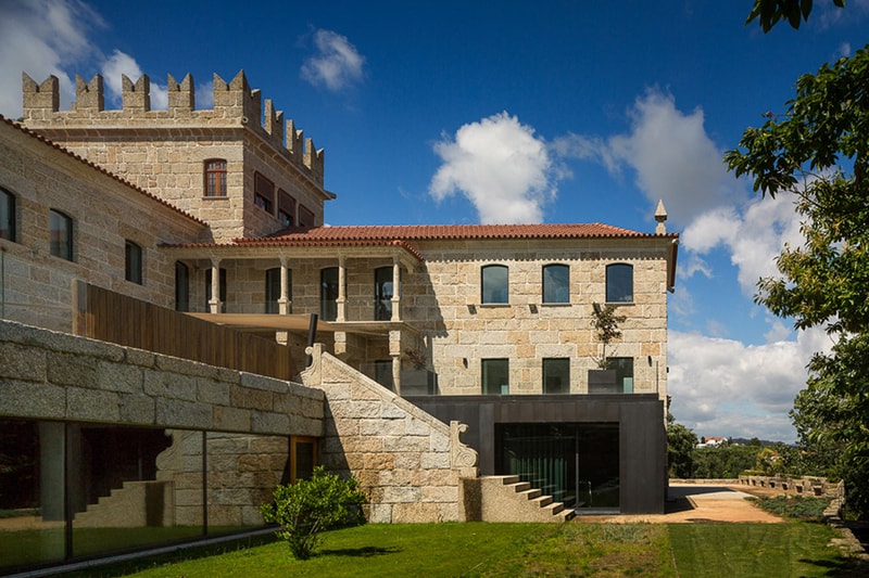 House in Guimarães by Elisabete de Oliveira Saldanha 