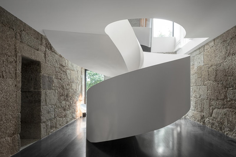 House in Guimarães by Elisabete de Oliveira Saldanha 