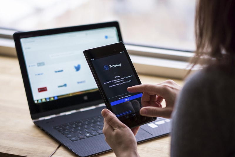 Intel Looks to Eliminate Passwords with its True Key Facial Recognition