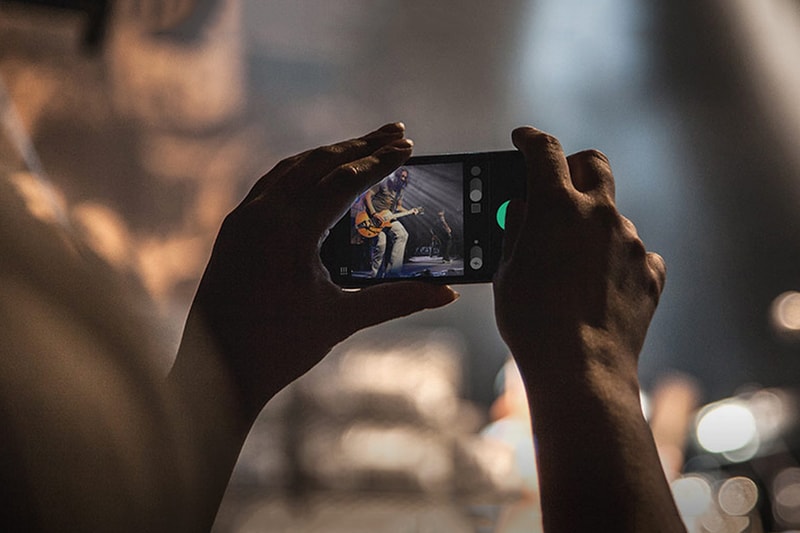 No Deleting or Reviewing: Turn Your iPhone Into a Disposable Camera with This App