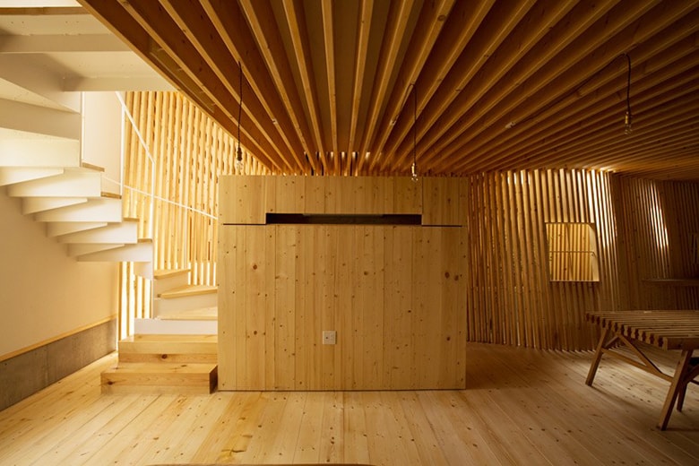 Triangle House by Life Style Koubou