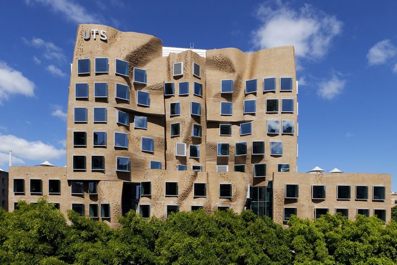 Frank Gehry's "Crumpled Bag" Building