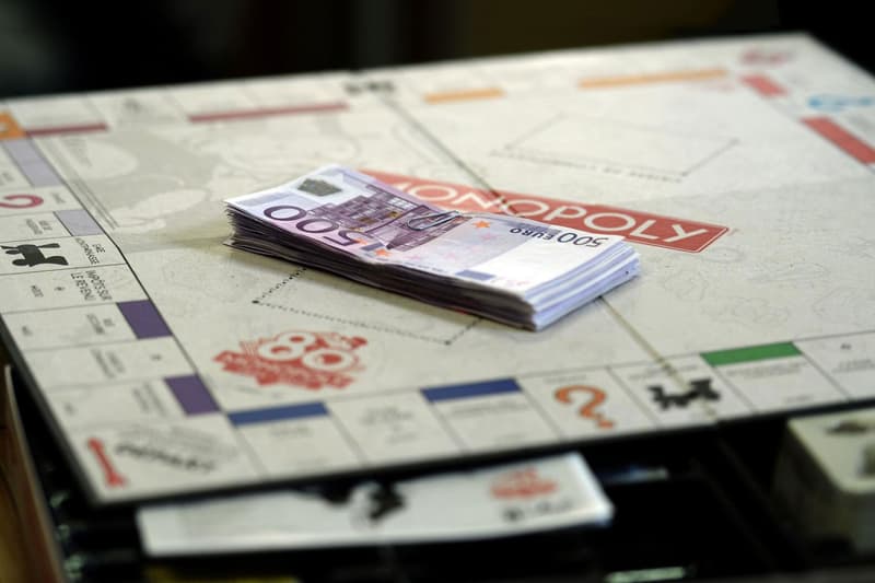 Hasbro Includes Real Money in Special Edition Monopoly
