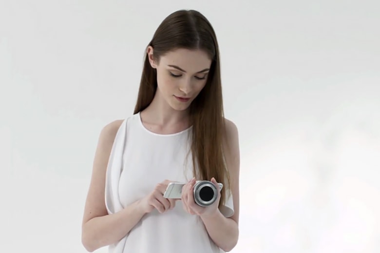Olympus Air A01 Offers Varying Lens Quality and Connects to Your Smartphone