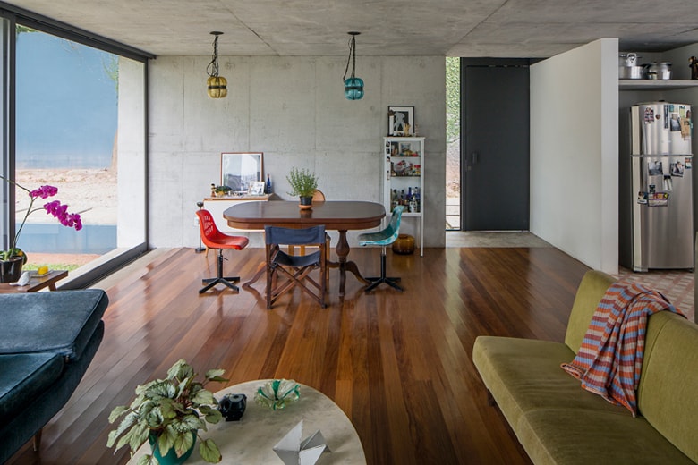 The Suburban LP House in Sao Paolo by Metro Arquitetos