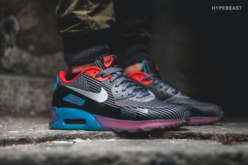 A Closer Look at the Nike Air Max 90 Knit Jacquard ICE "Dark Grey"