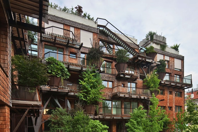 Luciano Pia's Air and Noise Pollution-Proof Treehouse in Turin, Italy