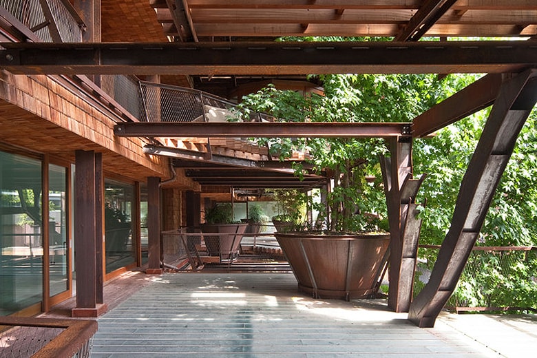 Luciano Pia's Air and Noise Pollution-Proof Treehouse in Turin, Italy