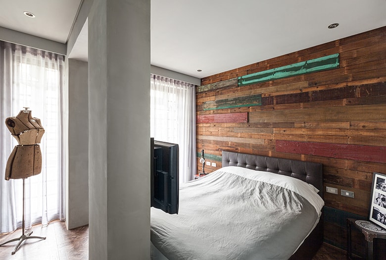 A Refurbished Apartment in Taipei by CHI-TORCH Designs