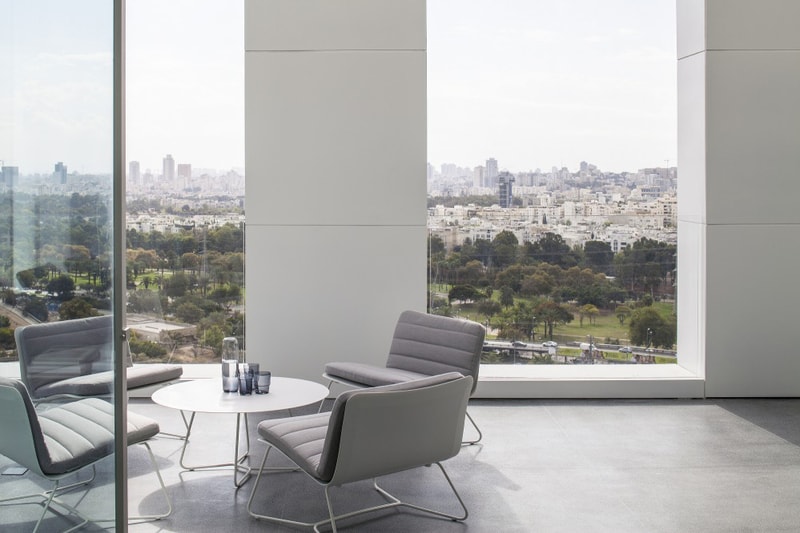 Layers of White Penthouse in Tel Aviv by Pitsou Kedem Architects