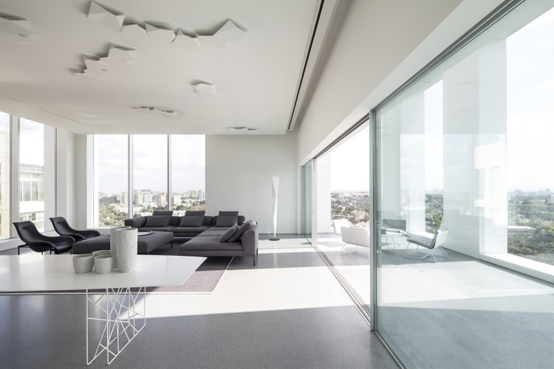 Layers of White Penthouse in Tel Aviv by Pitsou Kedem Architects
