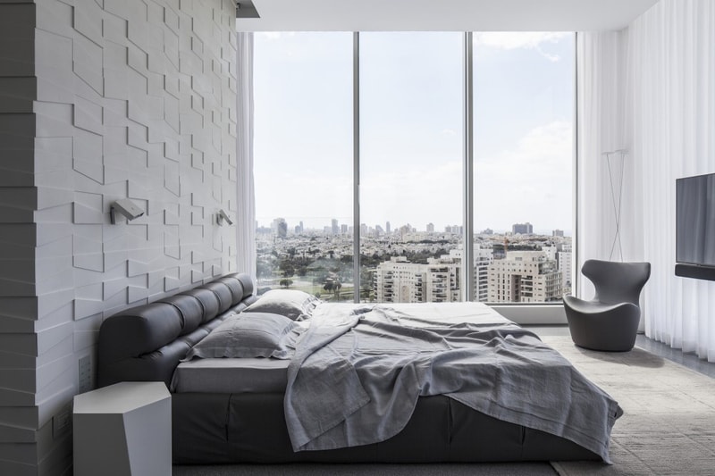 Layers of White Penthouse in Tel Aviv by Pitsou Kedem Architects