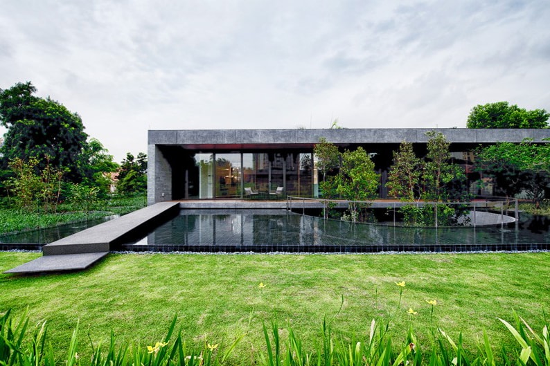 The Wall House by FARM Architects Overlooks Singapore Skyline