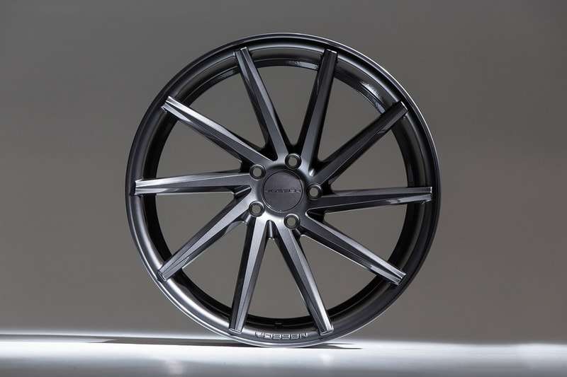 Vossen Unveils its CVT Gloss Graphite Wheels