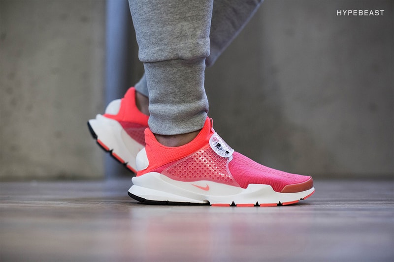 A Closer Look at the Nike Sock Dart SP "Infrared"