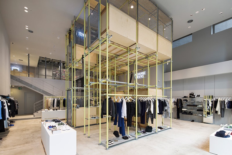 A Look Inside UNITED ARROWS' "EN ROUTE" by Schemata Architects