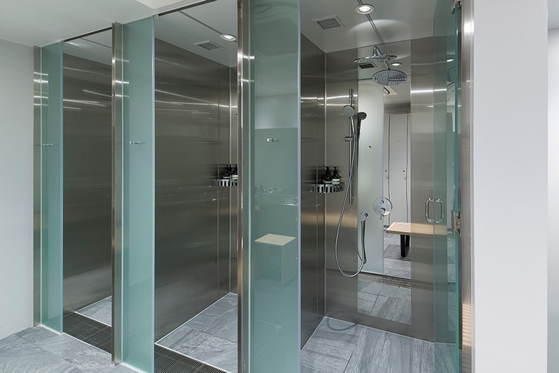 A Look Inside UNITED ARROWS' "EN ROUTE" by Schemata Architects