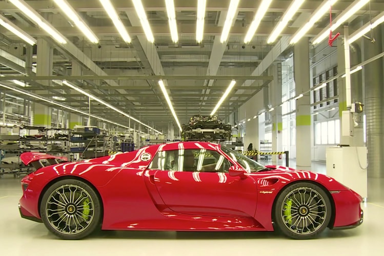 A Look at the Hand Assembly of the Porsche 918 Spyder