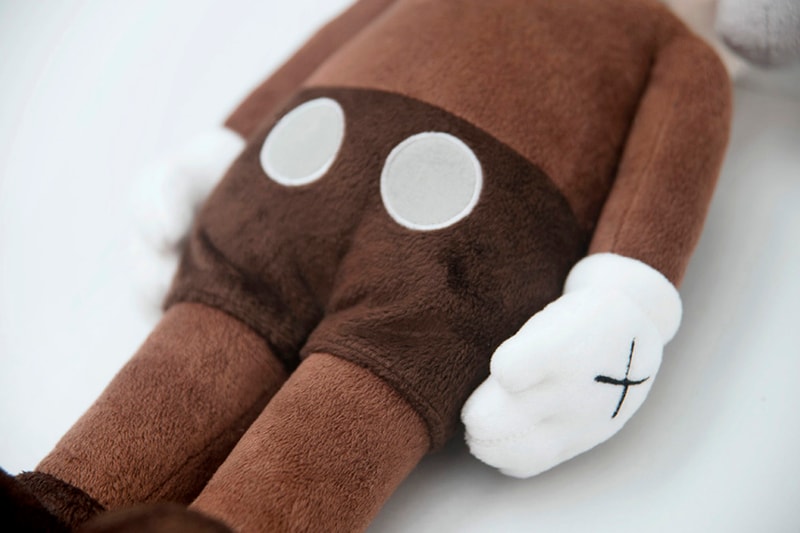KAWS "CLEAN SLATE" @ Shanghai Times Square & Limited Edition Mini Plush Doll Collection