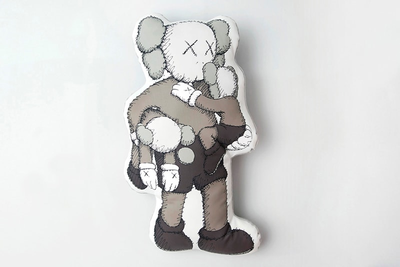 KAWS "CLEAN SLATE" @ Shanghai Times Square & Limited Edition Mini Plush Doll Collection