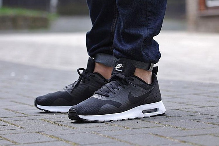 Nike Air Max Tavas Essential "Black/White"
