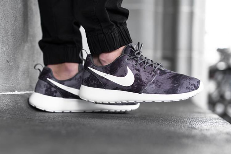 Nike Roshe One Print Dark Grey/White-Black-Classic Grey