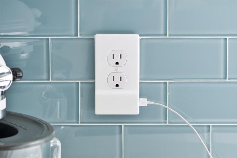 SnapPower Turns Your Outlet Into a USB Charger