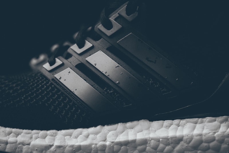 adidas Ultra Boost Black/White