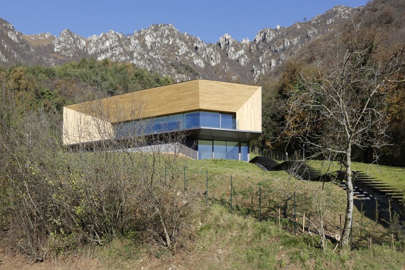 Alps Villa by Camillo Botticini Architetto