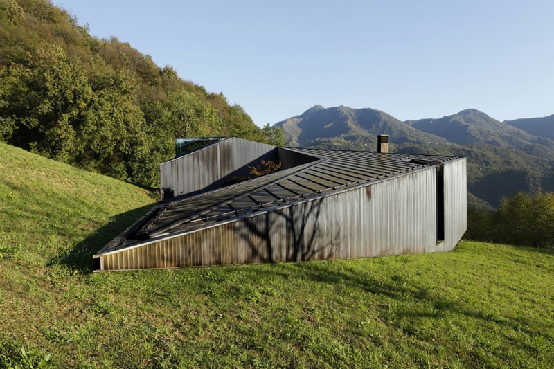 Alps Villa by Camillo Botticini Architetto