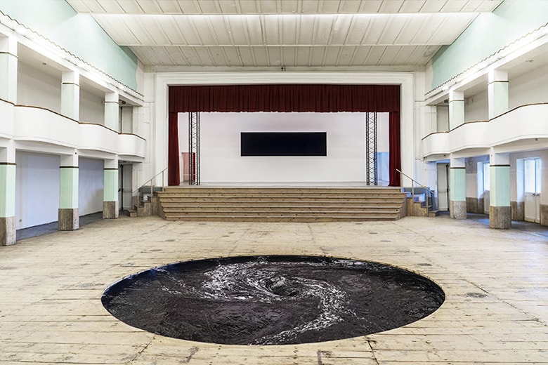 Anish Kapoor "Descension" @ Galleria Continua