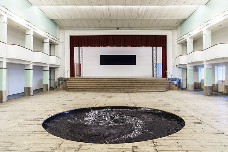 Anish Kapoor "Descension" @ Galleria Continua