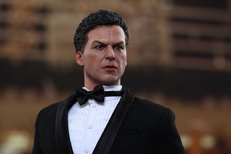 Hot Toys 'Batman Returns' Batman and Bruce Wayne 1/6th Scale Collectible Figures