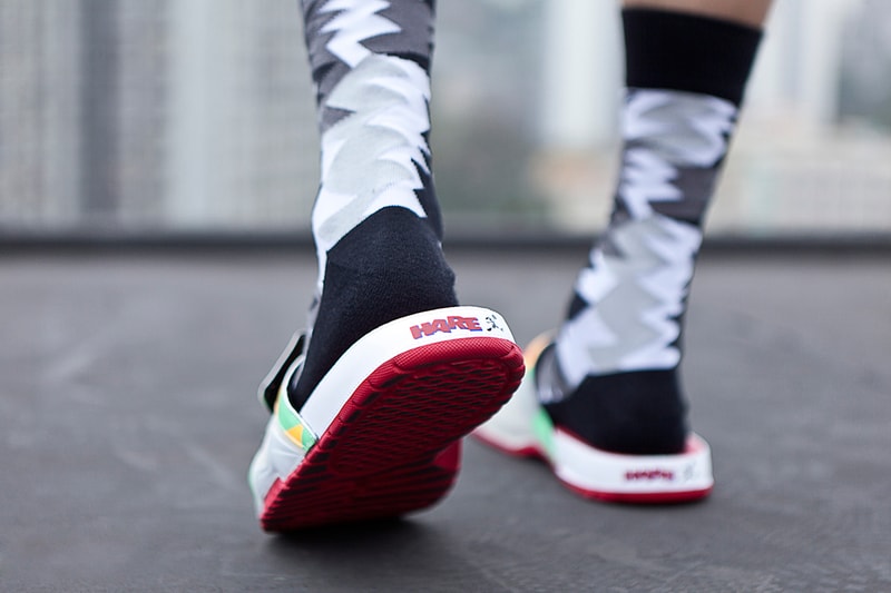 Bugs Bunny x Jordan Brand 2015 "Hare Jordan" Collection
