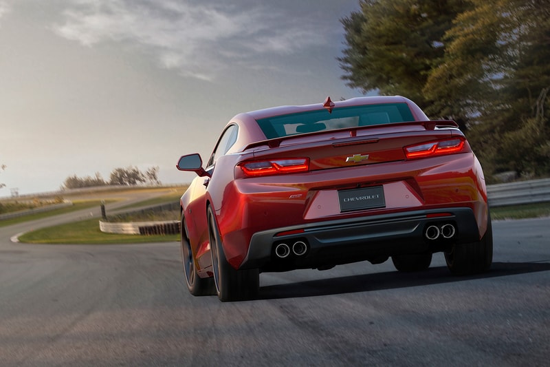 Chevrolet Reveals the Slimmed Down 2016 Camaro