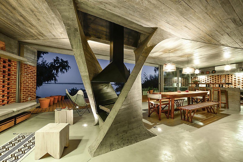 One Column House Offers Stunning Architecture Design in Argentina