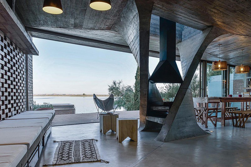 One Column House Offers Stunning Architecture Design in Argentina