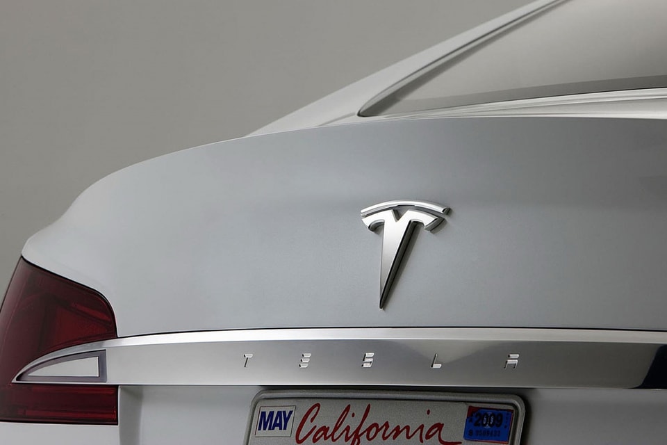 Как выглядит значок tesla Tesla's $35,000 USD Model 3 to Be Unveiled March 2016 Hypebeast