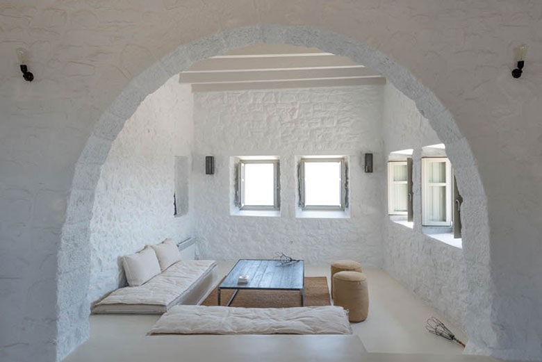 This 17th-Century Home in Greece Was Updated With Beautiful Contemporary Renovations