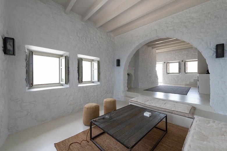 This 17th-Century Home in Greece Was Updated With Beautiful Contemporary Renovations