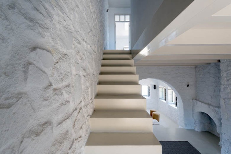 This 17th-Century Home in Greece Was Updated With Beautiful Contemporary Renovations